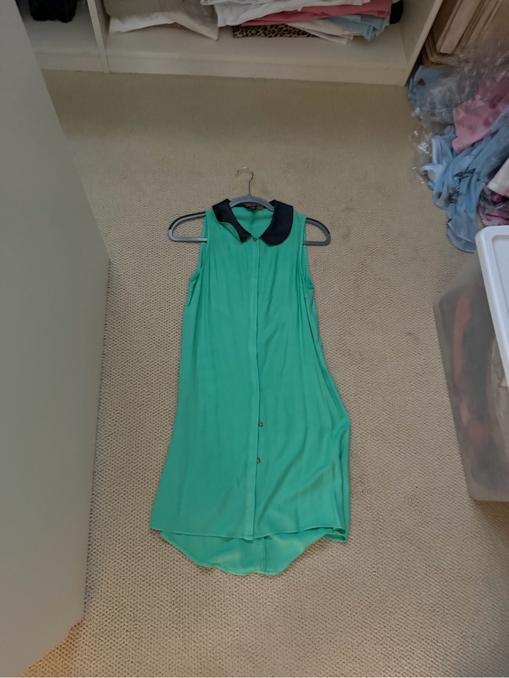 Sleeveless Green Shirt Dress with Contrasting Black Collar
